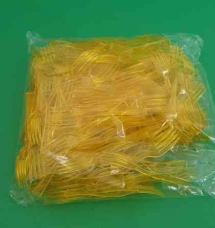 Вилка одноразовая пластиковая для фруктов Юнита Желтая (250 шт) Харків