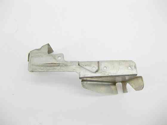 Mercedes-Benz  A2217230708 Кришка - кронштейн замка передніх правих дверей Англія S-Class W221 Одеса