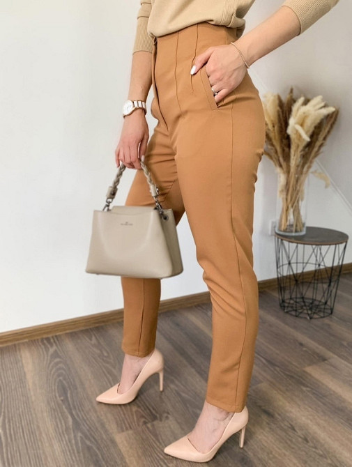 Жіночі прямі штани з кишенями "Jenifer" оптом | Розпродаж моделі Київ - фото 4