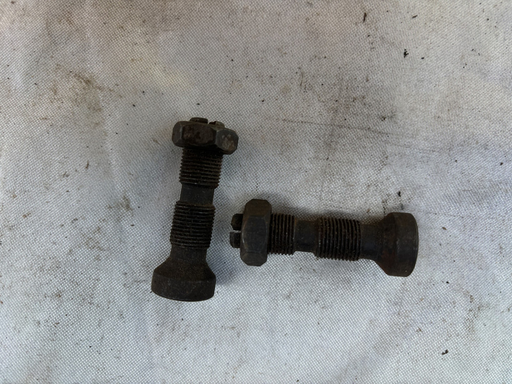 Винт регулировочный коромысла ЯМЗ с гайкой. 236-1007148-Б. Харьков - изображение 1