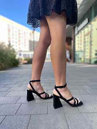 LIRIO Стильні жіночі босоніжки чорні з натуральної замші на грубому каблуці LIRIO L0282/8073-СТ Коломыя