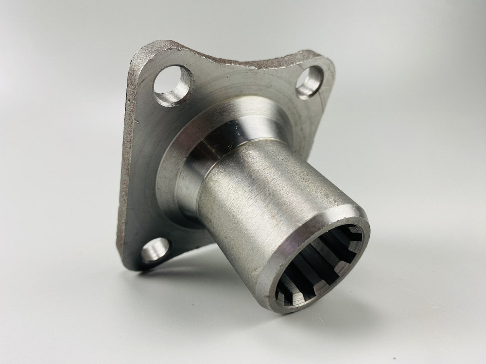 Фланець роздавальної коробки опори проміжної внутрішній шліц МТЗ Мукачево - фото 1