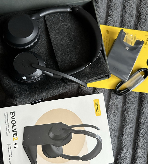 Наушники jabra evolve2 55 (25599-989-889) с подставкой и микрофоном. Киев - изображение 1