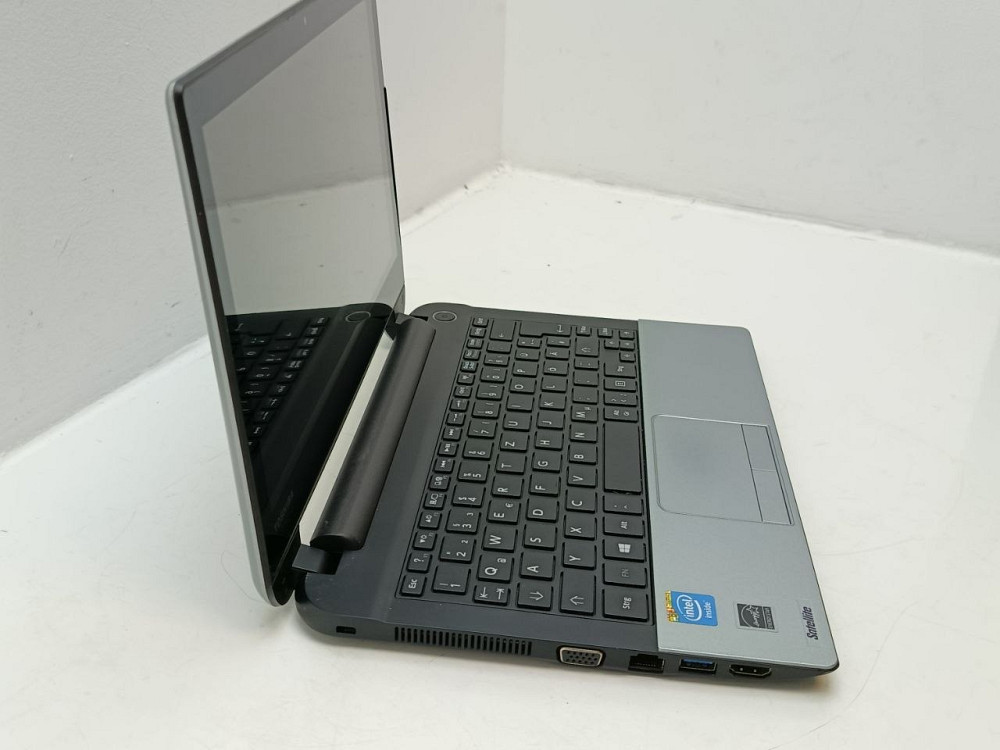 Ноутбук сенсорний Toshiba Satelite NB10t-A-101 Celeron N2810\4\0\ АКБ+ (товар вживаний) Луцк - изображение 2