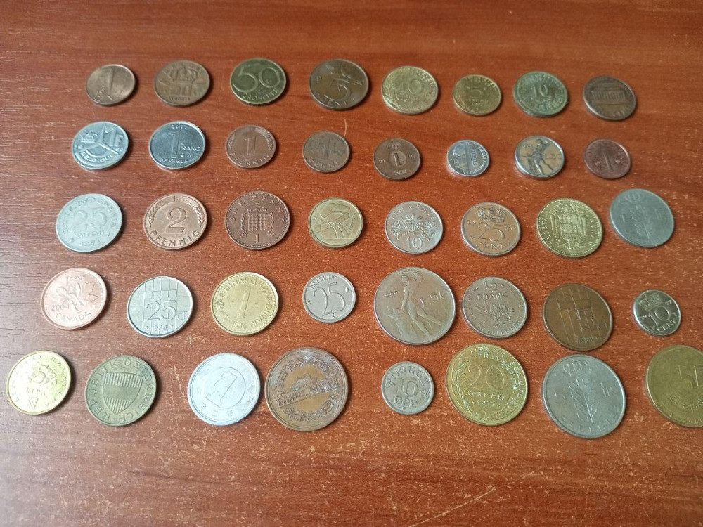 Гора иностранных монет! 40 шт. БЕЗ ПОВТОРА Полтава - изображение 1