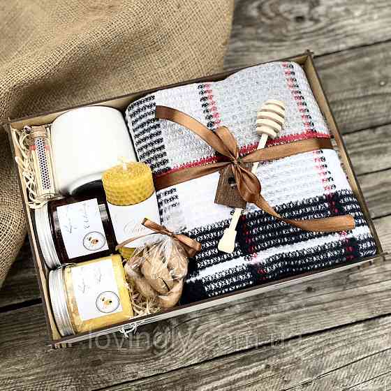 Оригінальний подарунок чоловікові – набір у дерев’яному боксі з пледом і медом Ірпінь