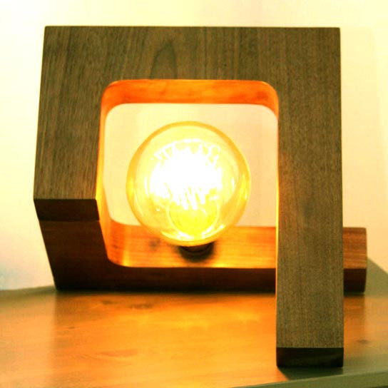 Светильник настольный 