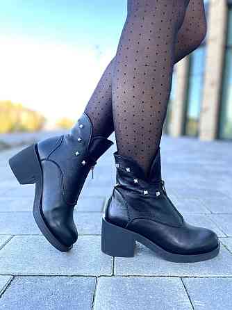 Черевики жіночі LaDi чорні натуральна шкіра зима высота 16см каблук 7см (2213) Коломыя