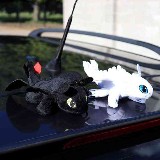 Мягкая игрушка на машину Дракон Беззубик на клейкой основе + карабин,20см / Плюшевая игрушка в машину SBR Киев