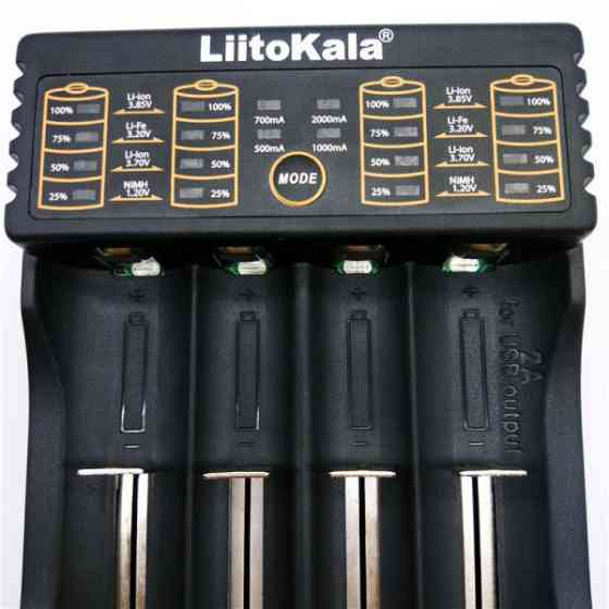Зарядний пристрій LiitoKala Lii-402, 4x(Lion/NiMH/NiCd), Power Bank function (Lii-402) Киев