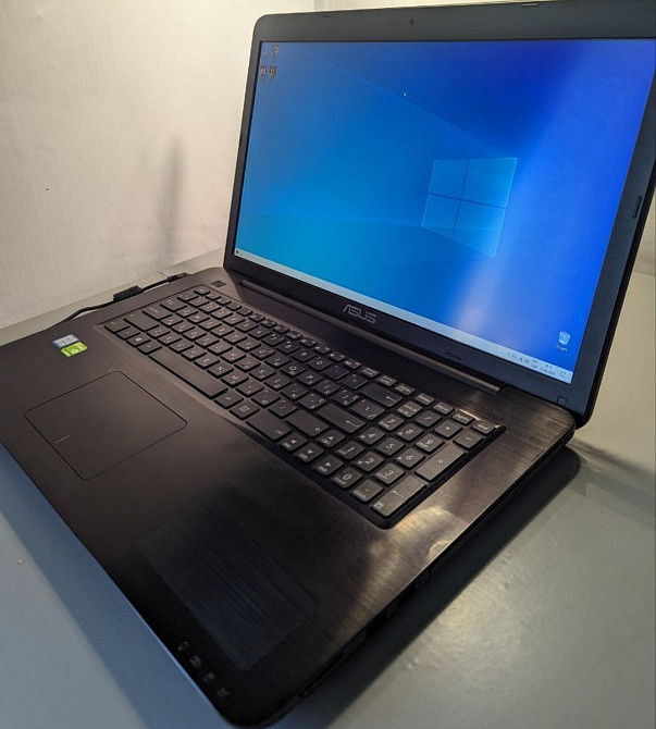 Ноутбук: ASUS 17.3