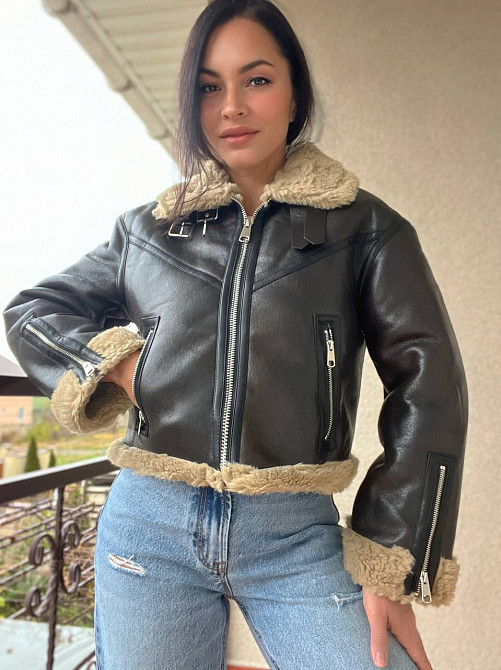 Дублянка жіноча Aftf Basic 2407 коротка блискавка з хутром екозамша темно коричнева, темно-коричневий, L Київ - фото 4