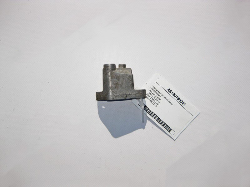 Mercedes-Benz  A6120780041 Кронштейн паливної рампи двигунів OM611 R4 2.2 cdi OM612 R5 2.7 OM613 R6 3.2 ML W163 C-Class W203 S-Class W220 Одесса - изображение 1