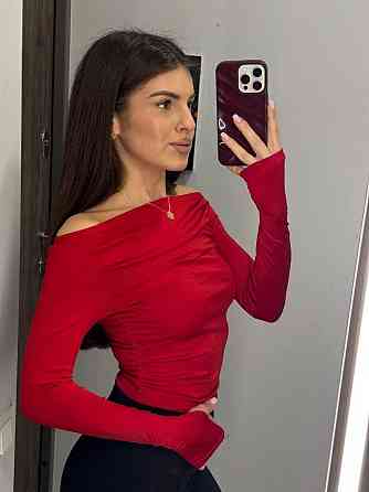 Женский романтичный лонгслив с открытыми плечами турецкий микродайвинг Красный, 46/48 Одесса