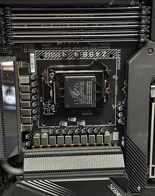 Материнська плата: AORUS Z490, Xtreme LGA 1200+ операційка. Київ - фото 6