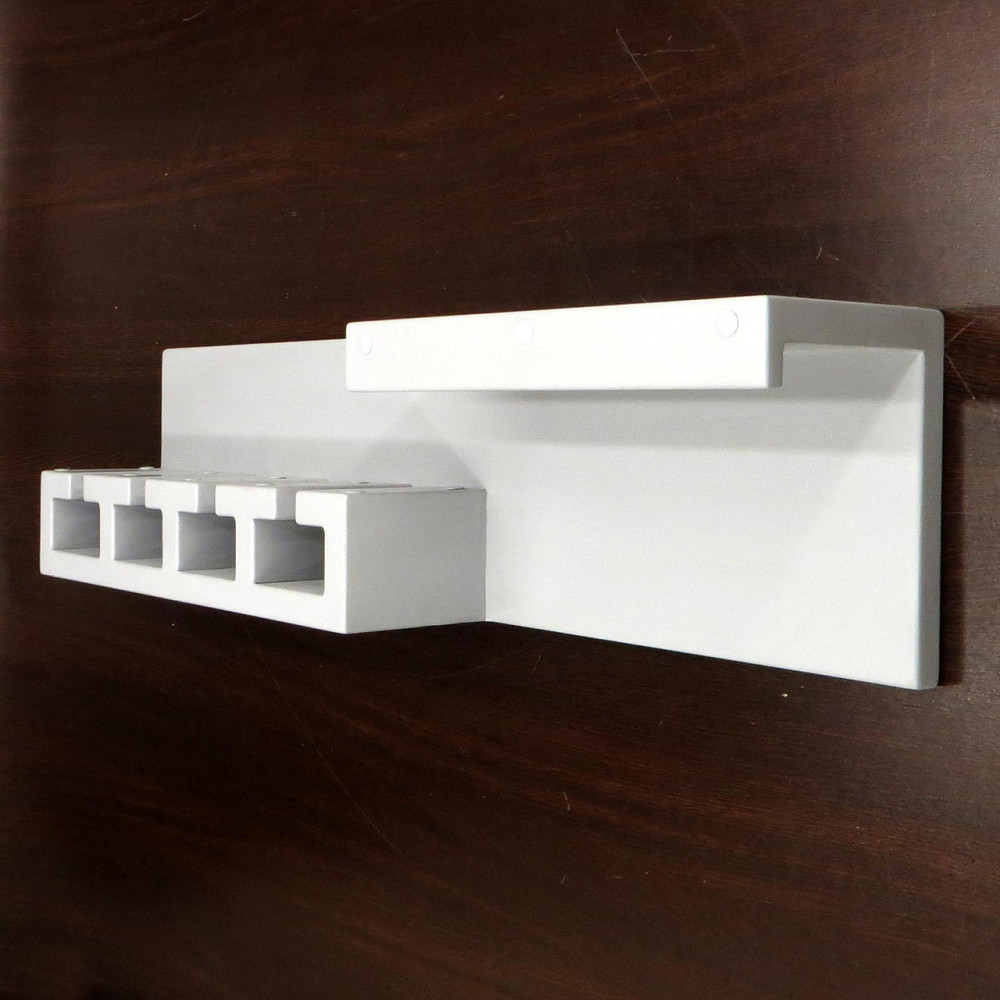 Настенная винная полка 