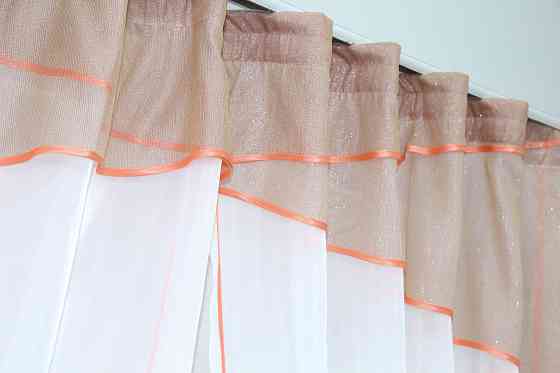 Кухонные шторы VR-Textil № 091к с ламбрекеном и подвязками персиковый с белым 260х170 см (59-774) Киев