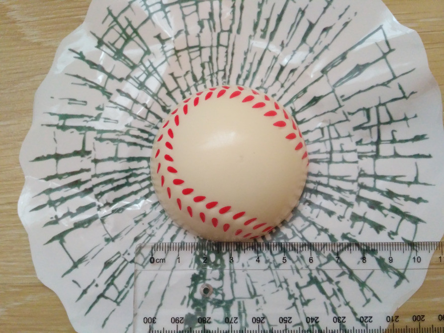 Мяч футбольный белый в окне авто наклейка прикол Київ - фото 2