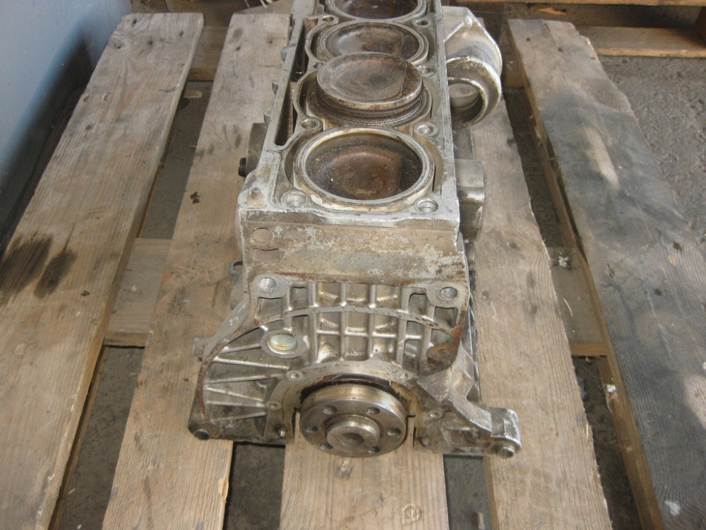VAG  030103019 Блок циліндрів з поршнями та колінвалом 1.4л R4 16V Одесса - изображение 6