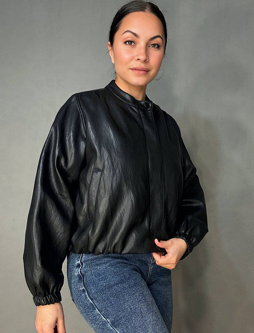 Куртка жіноча Ou Mai 3351 з екошкіри бомбер на блискавці комір-стійка оверсайз чорна, чорний, XL Київ - фото 4