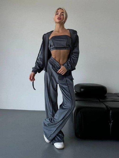 Женский прогулочный плюшевый костюм тройка: кофта топ и штаны велюр-плюш Графит, 46/48 Одесса - изображение 3