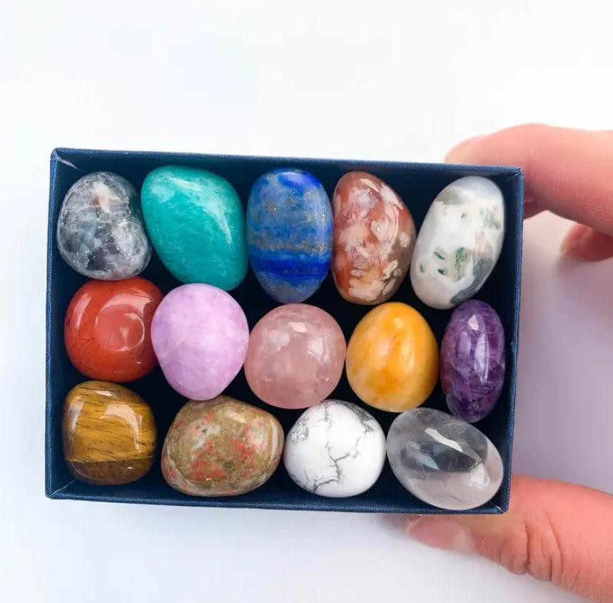 Набор из 14 шт. натуральных полированных кристаллов, энергетических минералов и камней чакры в короб Киев - изображение 1