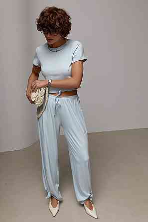 Трикотажний однотонний костюм із короткої футболки та широких штанів, блакитний, M, літній бавовняний Лубни