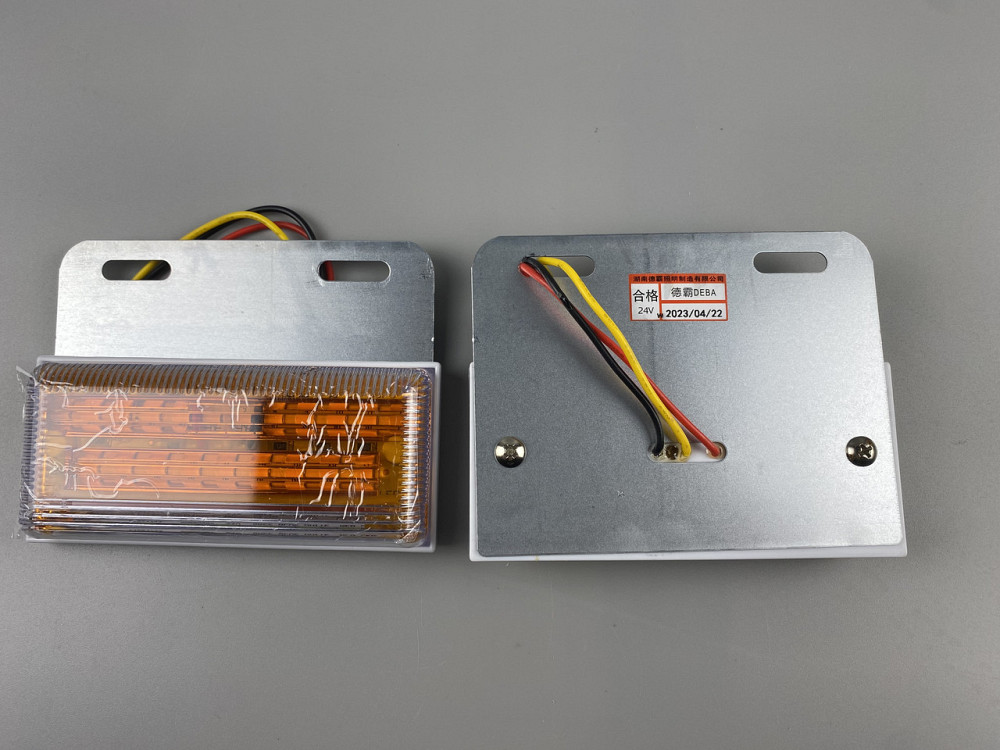 Ліхтар габаритний світлодіодний LED задній бічний 24V жовтогарячий світло габаритки на авто універсальні Мукачево - фото 8