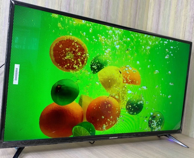 Телевізор Безрамний: 32" Samsung 4K HDR, Smart TV, T2. Харків - фото 1