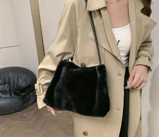 Сумка зі штучного хутра Чорна Сміла