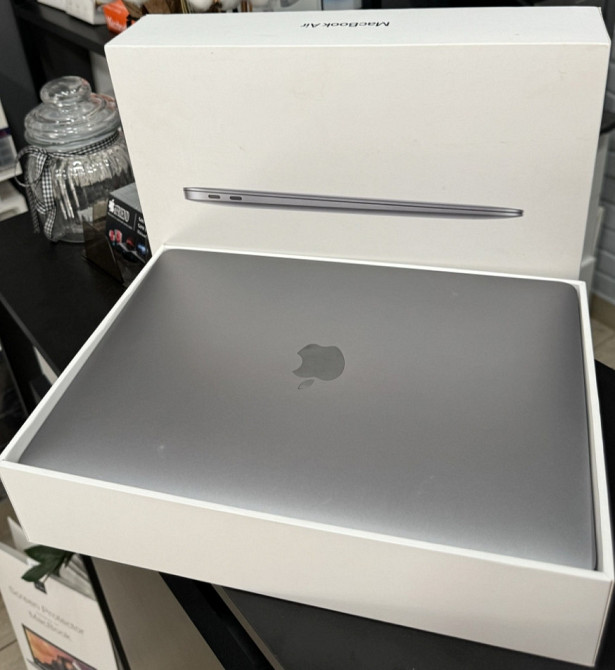 Ноутбук: MacBook AIR 13" M1 8/256Gb. Space Black . Київ - фото 2