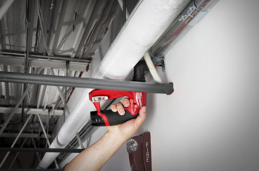Дриль-шурупокрут акумуляторний MILWAUKEE, M12 FDDXKIT-202X, 34 Нм (+ зар.пр., 2 акум. Х2Аг, 4 насад., HD кейс) Одеса - фото 8