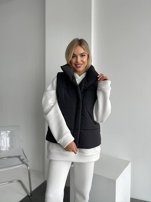 Жіноча тепла жилетка на блискавці без капюшона плащівка на синтепоні Чорний, 46/48 Одеса - фото 4