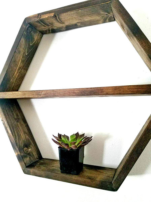 Настенная полка 