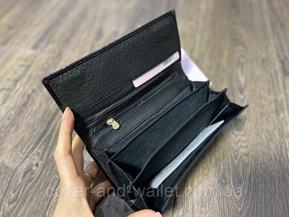 Чорний лаковий жіночий гаманець з натуральної шкіри на магнітній фіксації Marco Coverna Київ - фото 5