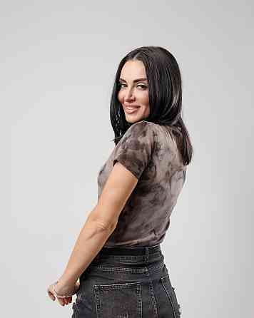 Женская футболка с эффектом тай-дай 