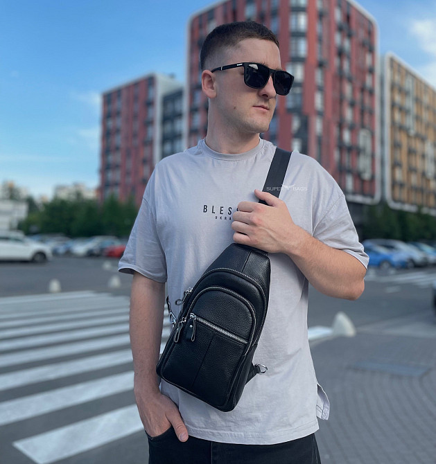 Брендова чоловіча нагрудна сумка рюкзак слінг із натуральної шкіри молодіжна шкіряна чорна сумка Tiding Київ - фото 3