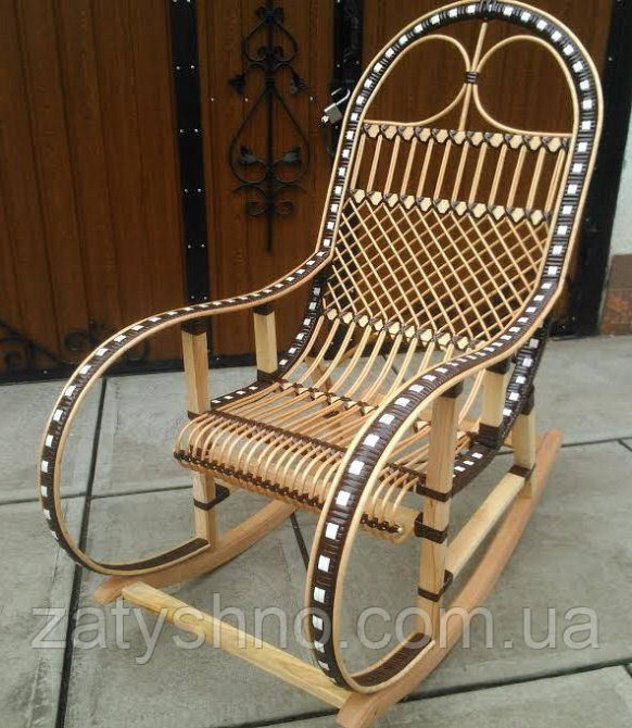 Крісло гойдалка коричнева з ротангом Київ - фото 1