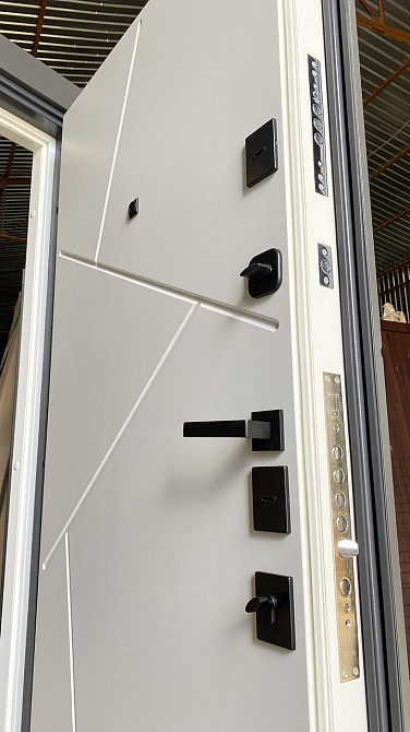 Двері квартирні Redfort, модель Стиль, комплектація Еліт (4 контури) Київ - фото 3