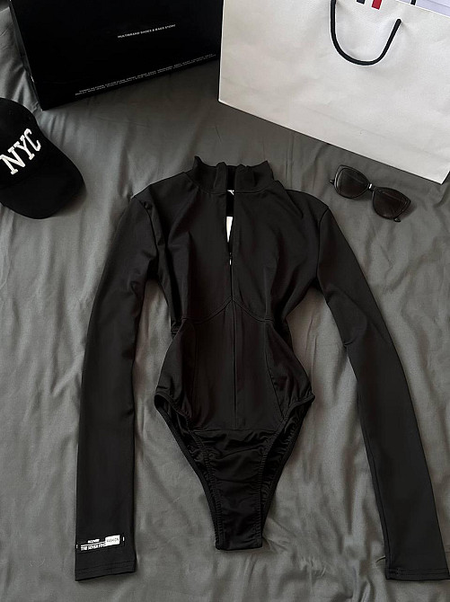 Жіночий стильний базовий боді з ніжного мікродайвінгу. Чорний Одеса - фото 4