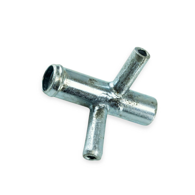 Тройник блока (водяной) Сенс 4 выхода головки Мукачево - изображение 1