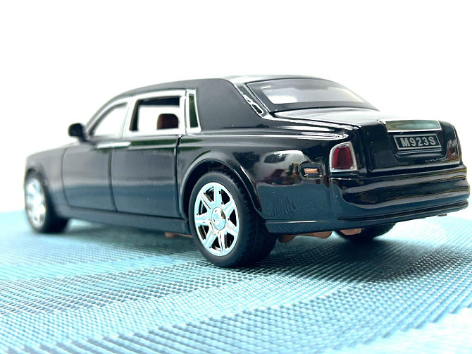 Машина металева Автосвіт Rols-Royce інерційна відчиняються двері капот 1:24 Чорна (AP-1701) Чернігів - фото 9