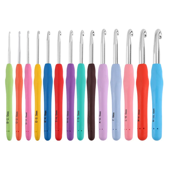Набор крючков для вязания в косметичке, 14 цветных крючков, размер 2.0/10.0 мм Каменец-Подольский