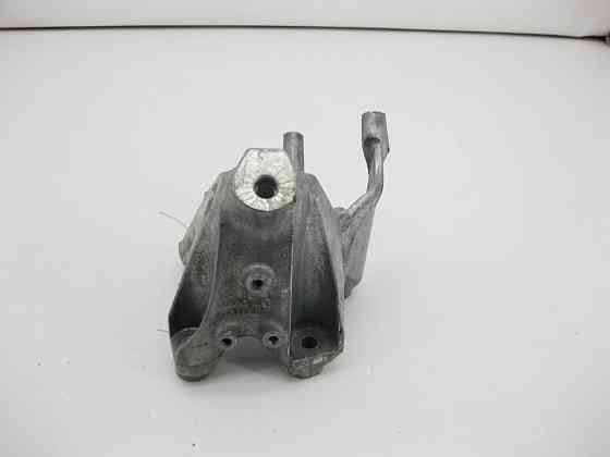 VAG  4M0199307AF Кронштейн/лапа двигуна ліва Одесса