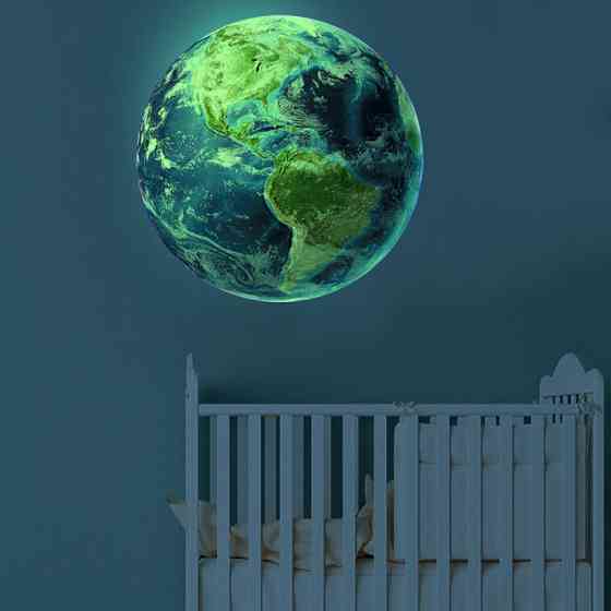 Люмінесцентна наклейка Планета на стіну 30 см різнобарвний Київ