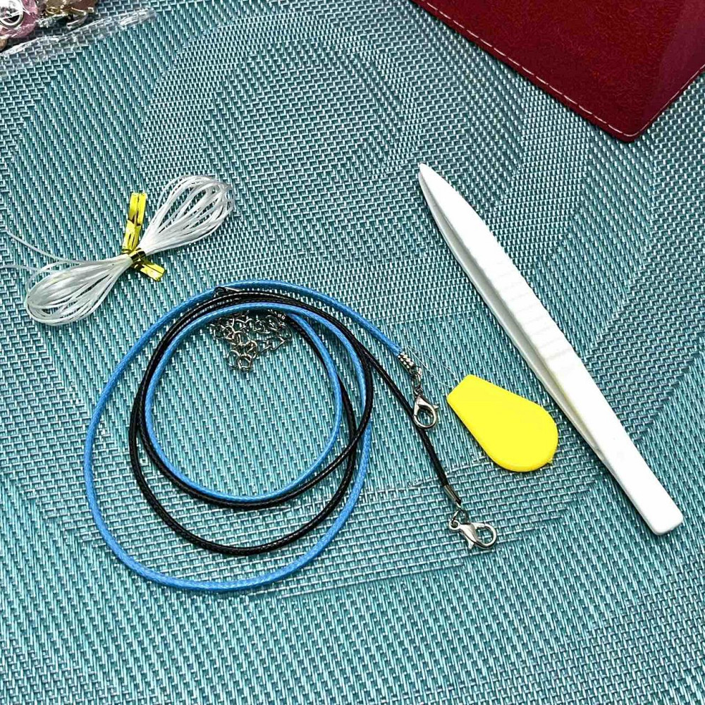 Набір для творчості прикраси дзеркальце набір намистин та підвісок основи для браслетів та намиста пінцет у валізі Червоний Чернигов - изображение 5