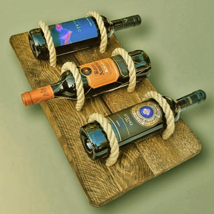 Настенная винная полка 