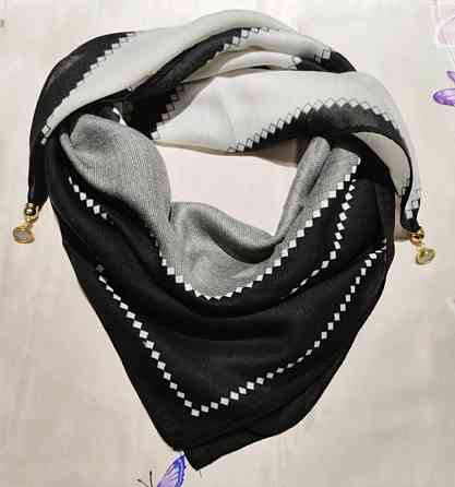 Шарф жіночий з магнітною застібкою Чорно-білий Сміла