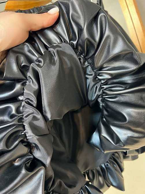 Юбка женская Ariadna 2418 короткая пышная баллон на резинке экоркожа черная, черный, M Киев - изображение 13