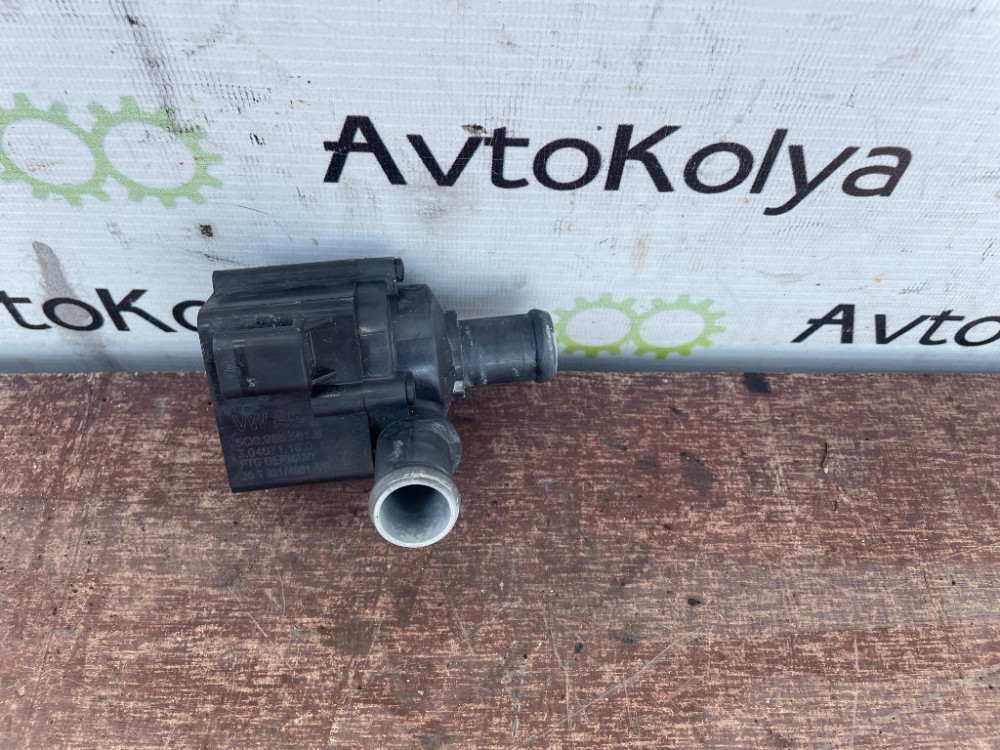 Помпа системи охолодження Skoda Octavia 2013-2019 (5Q0965561B) Ковель - фото 1